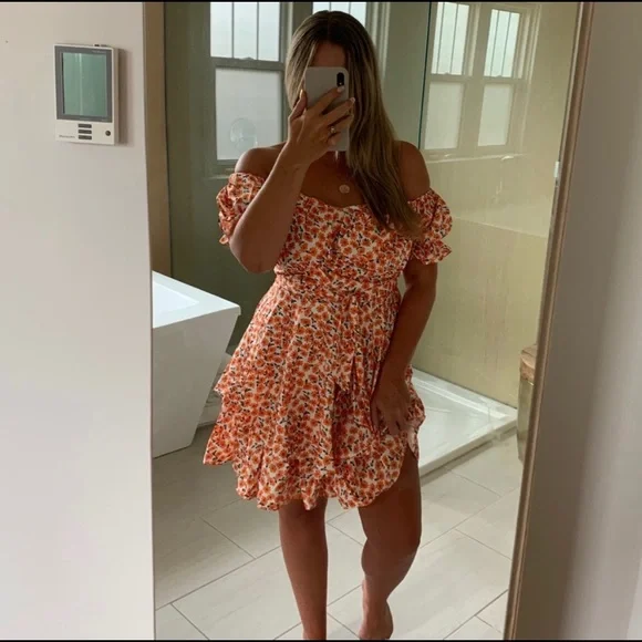 Dress - Picture 1 of 2